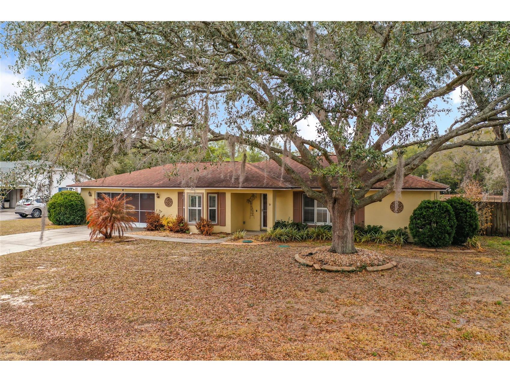 817 Berryhill Circle Fruitland Park FL 34731 G5108351 image1