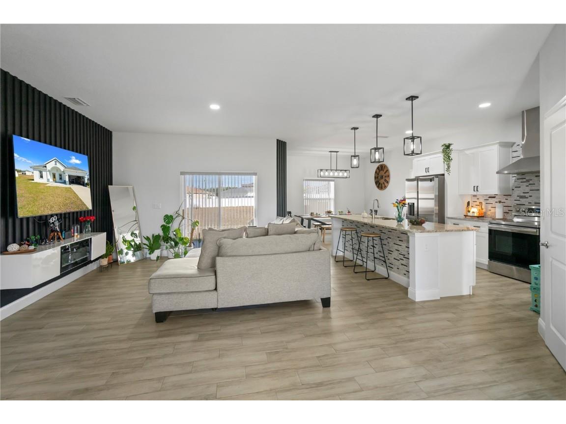 817 Desmoines Place Kissimmee FL 34759 S5135973 image3