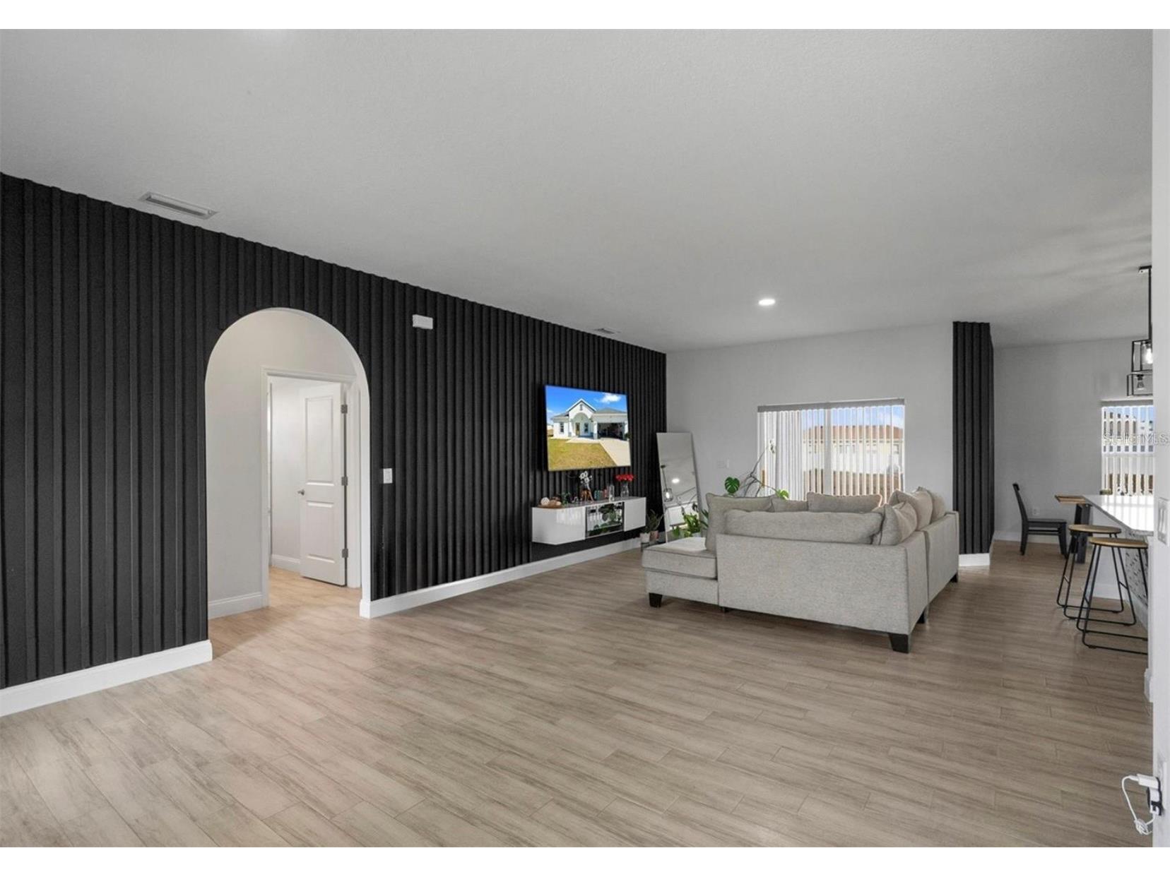 817 Desmoines Place Kissimmee FL 34759 S5146939 image3