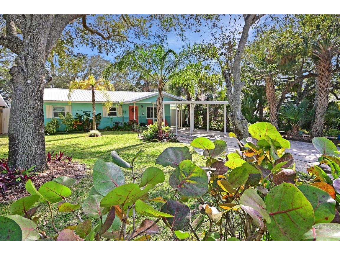 817 E 20th Avenue New Smyrna Beach FL 32169 NS1083822 image1