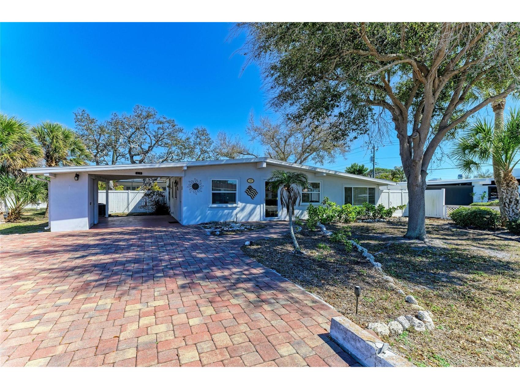 817 Harbor Drive S Venice FL 34285 A4684013 image1