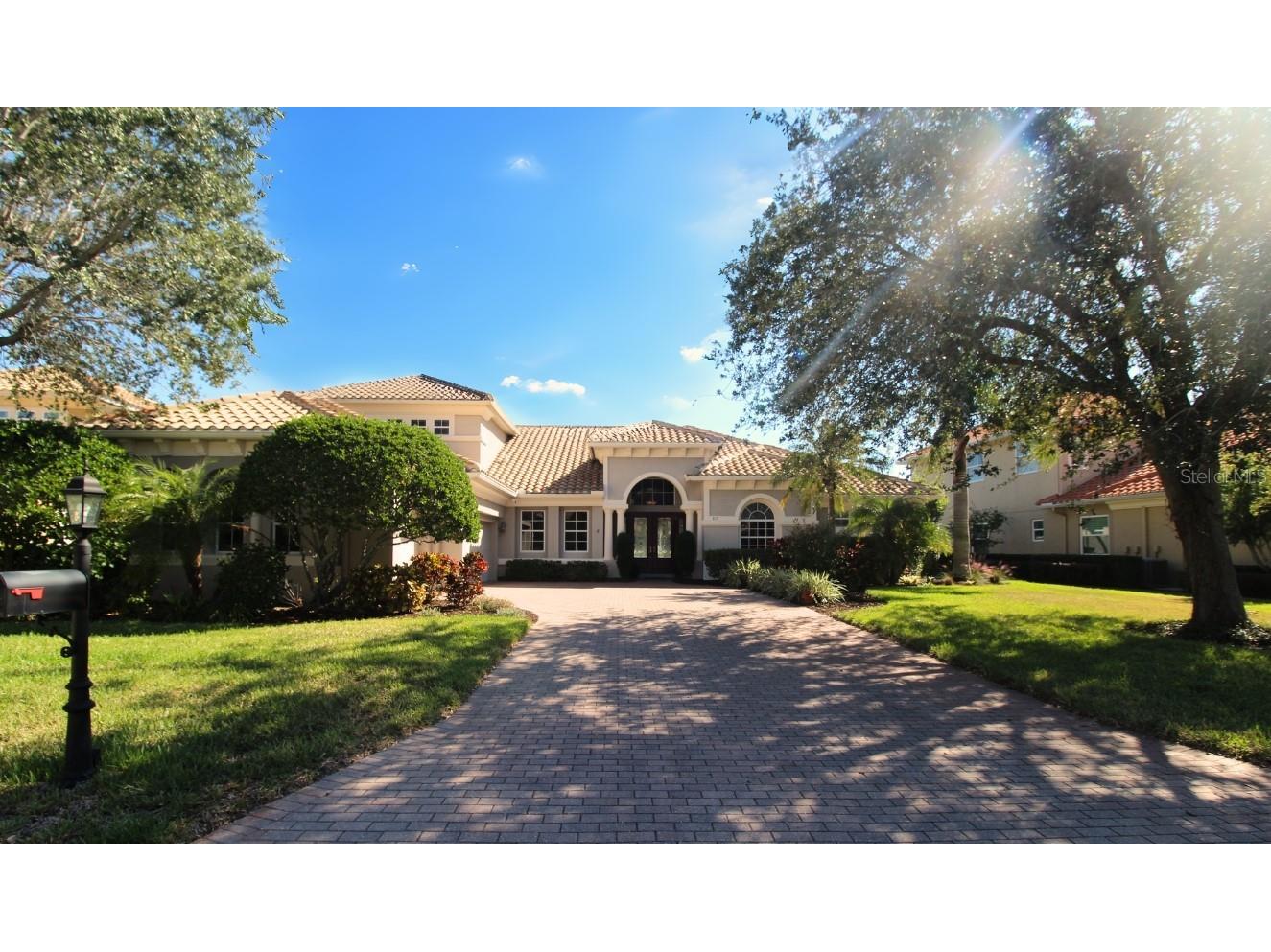 817 Maritime Court #817 Bradenton FL 34212 A4588984 image1