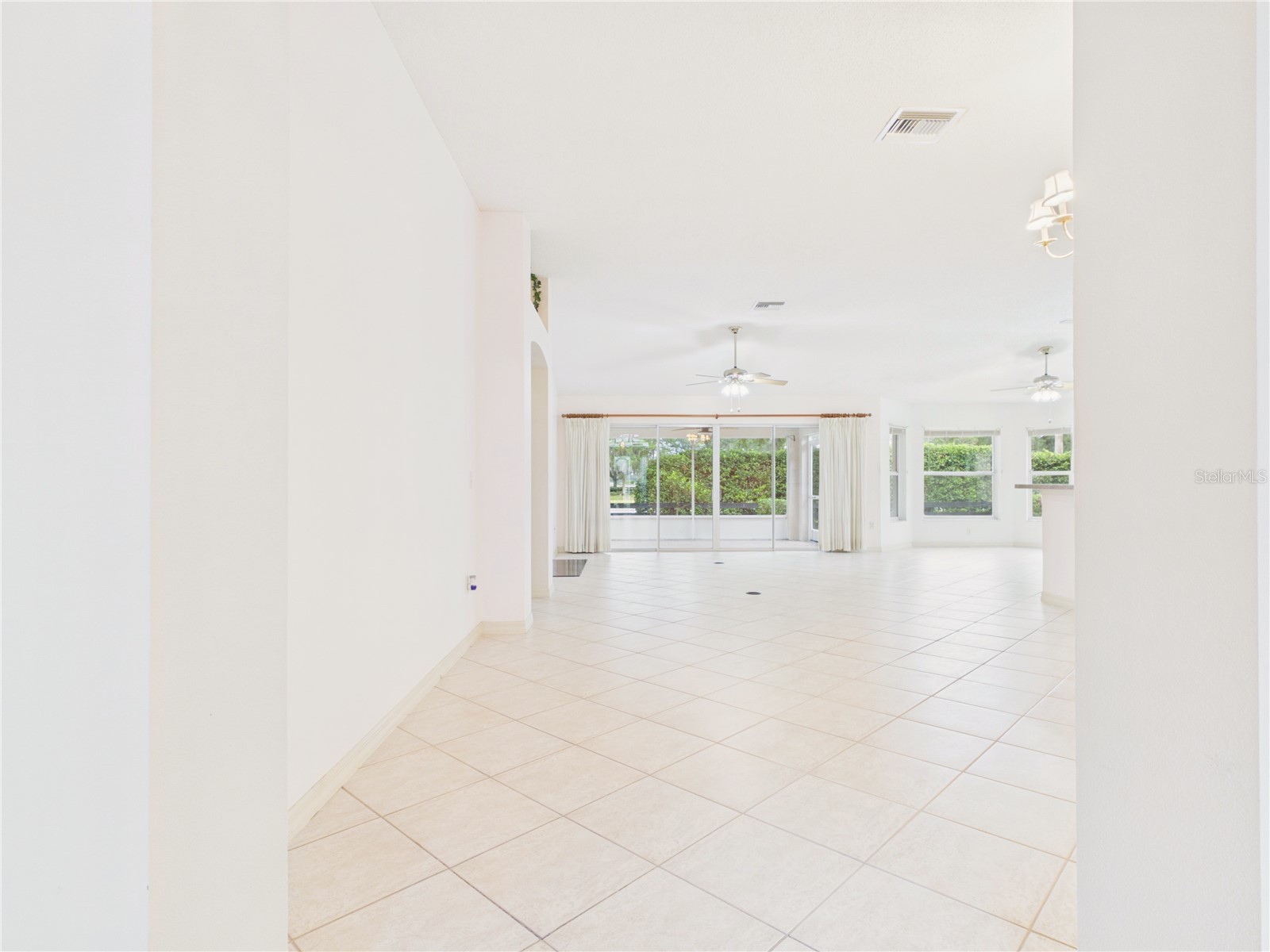 817 Oak Forest Drive The Villages FL 32162 G5104846 image3