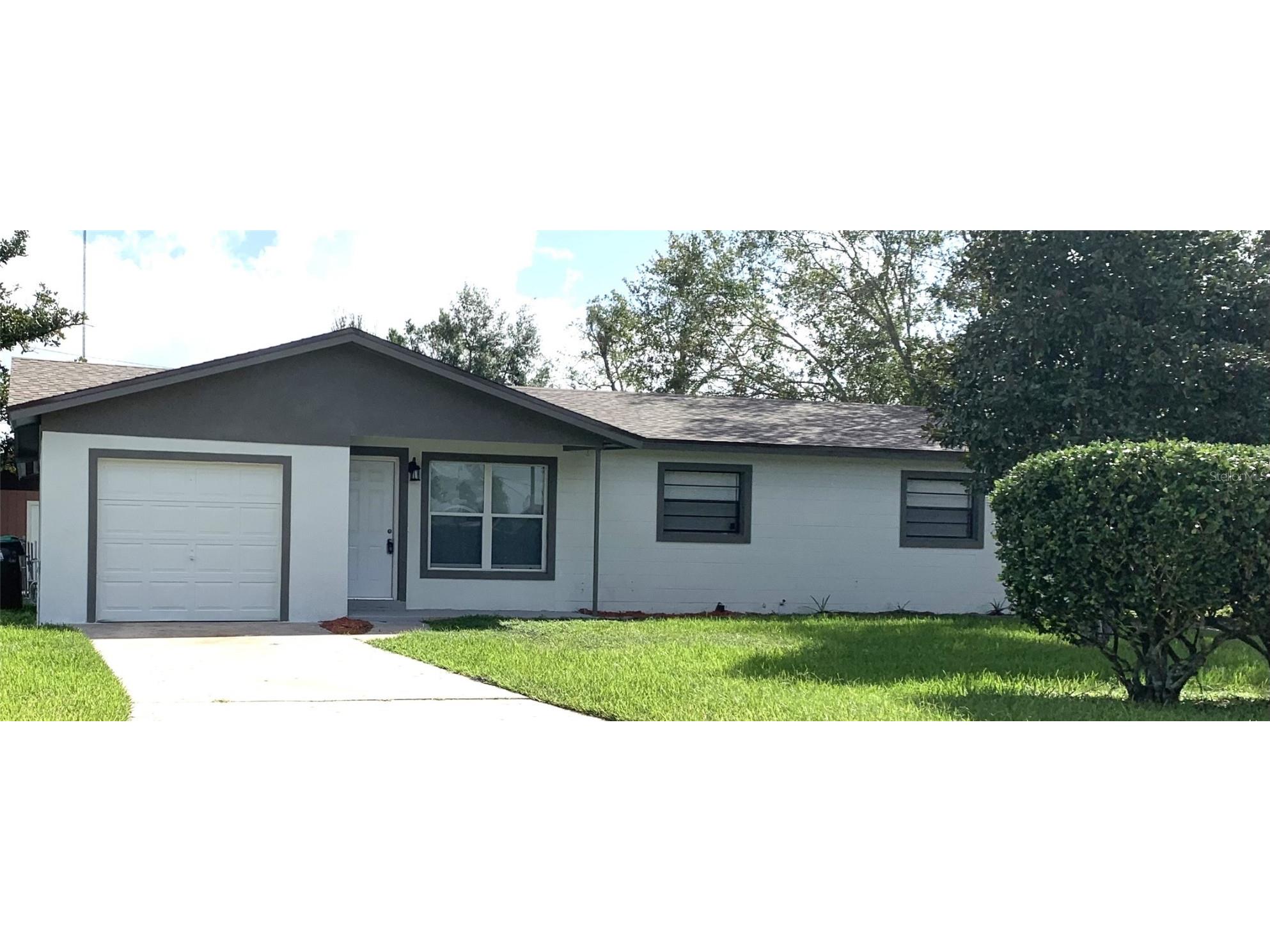 817 Pickfield Court Orlando FL 32808 O6247840 image1