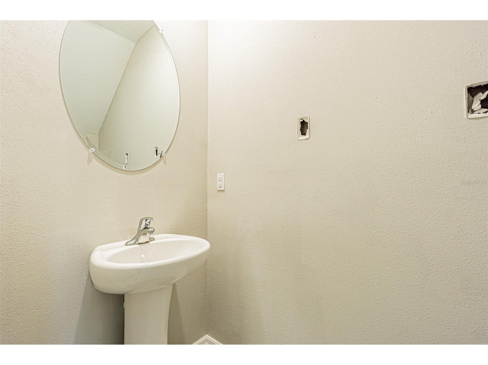 817 Royal Empress Drive Ruskin FL 33570 TB8510491 image17