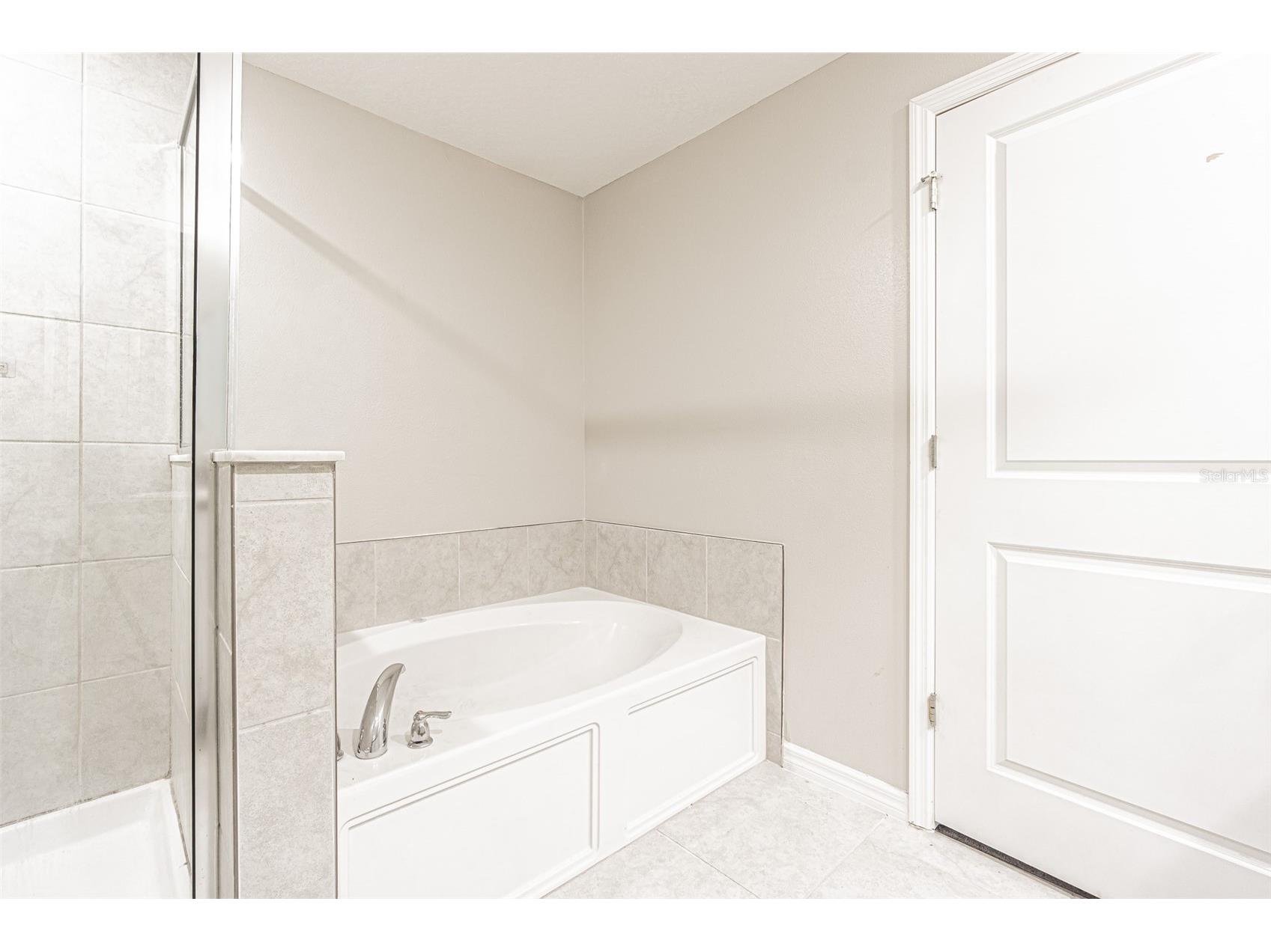 817 Royal Empress Drive Ruskin FL 33570 TB8510491 image29