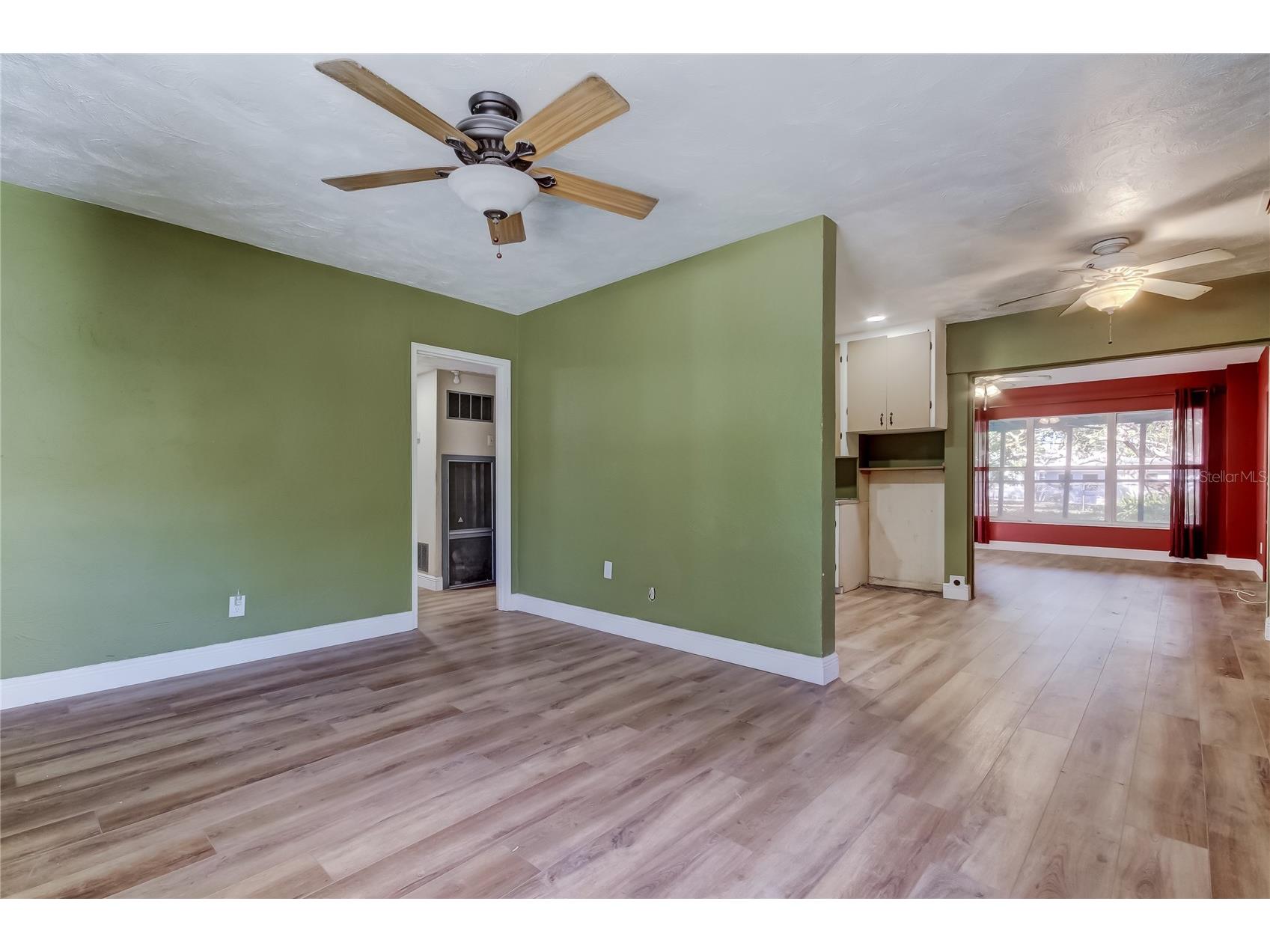8171 37th Avenue N Saint Petersburg FL 33710 TB8475451 image3