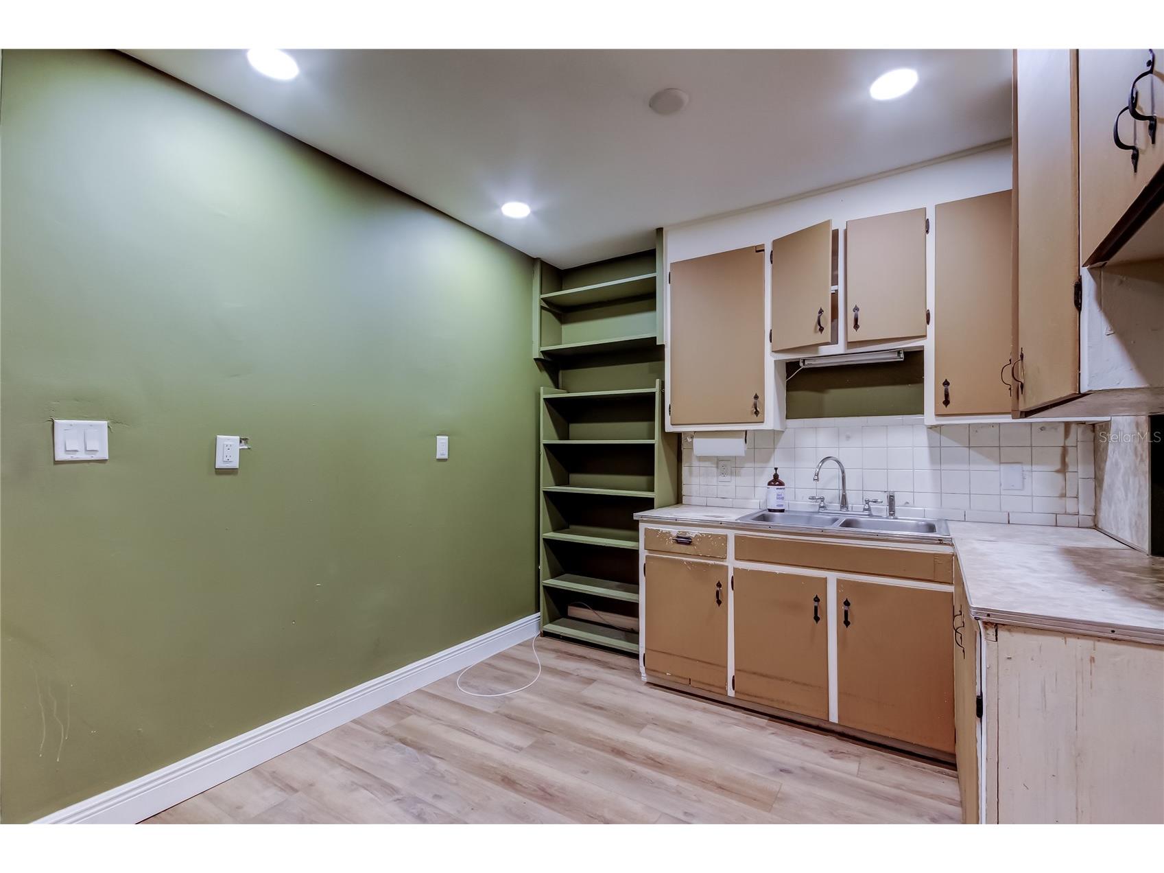 8171 37th Avenue N Saint Petersburg FL 33710 TB8475451 image6
