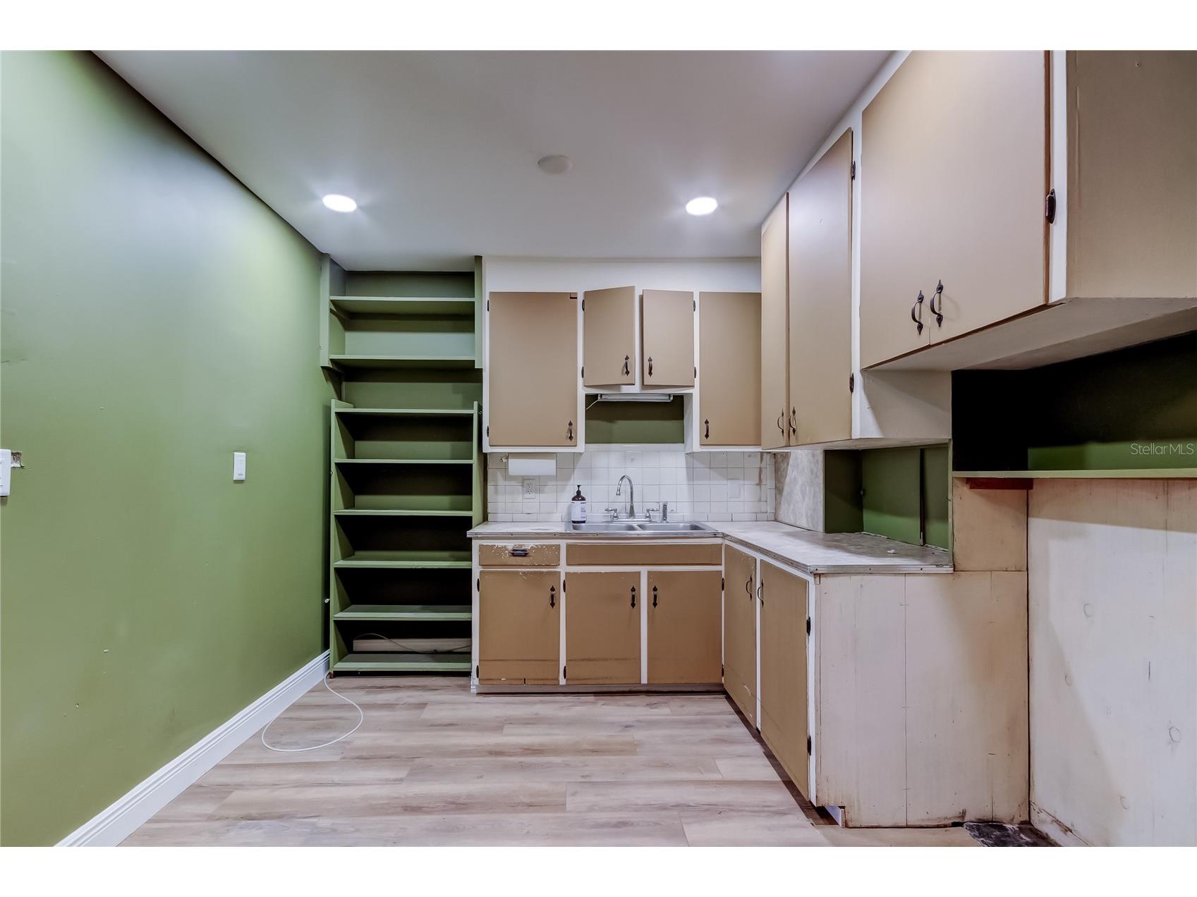 8171 37th Avenue N Saint Petersburg FL 33710 TB8475451 image7