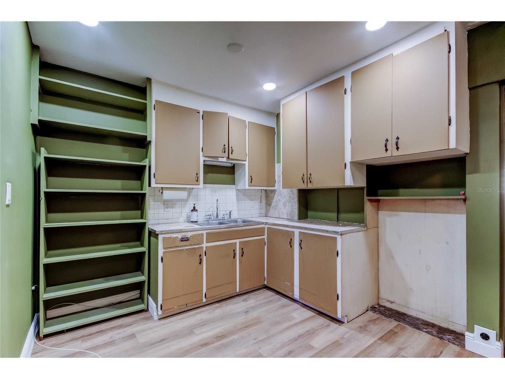 8171 37th Avenue N Saint Petersburg FL 33710 TB8475451 image8