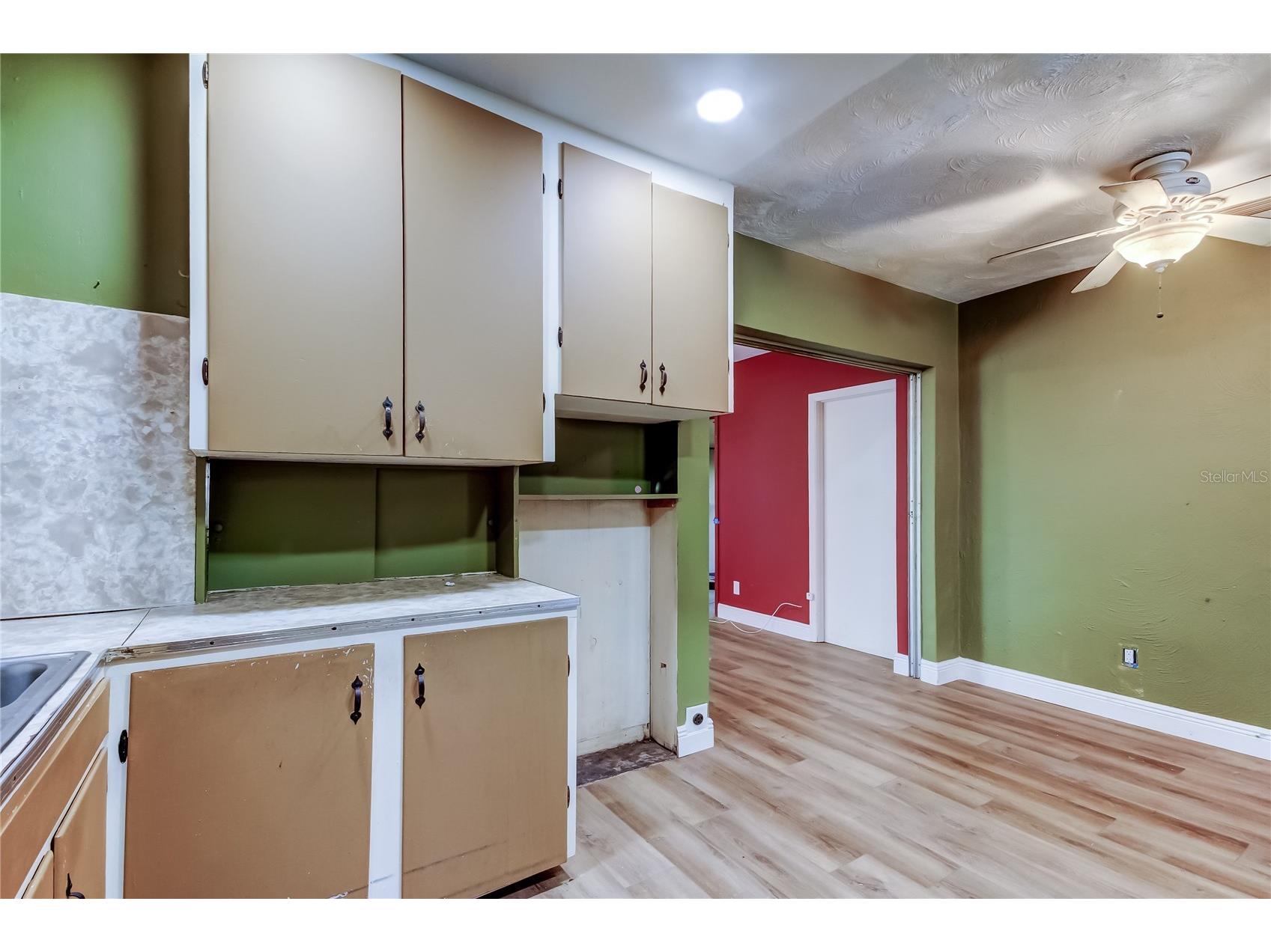 8171 37th Avenue N Saint Petersburg FL 33710 TB8475451 image9