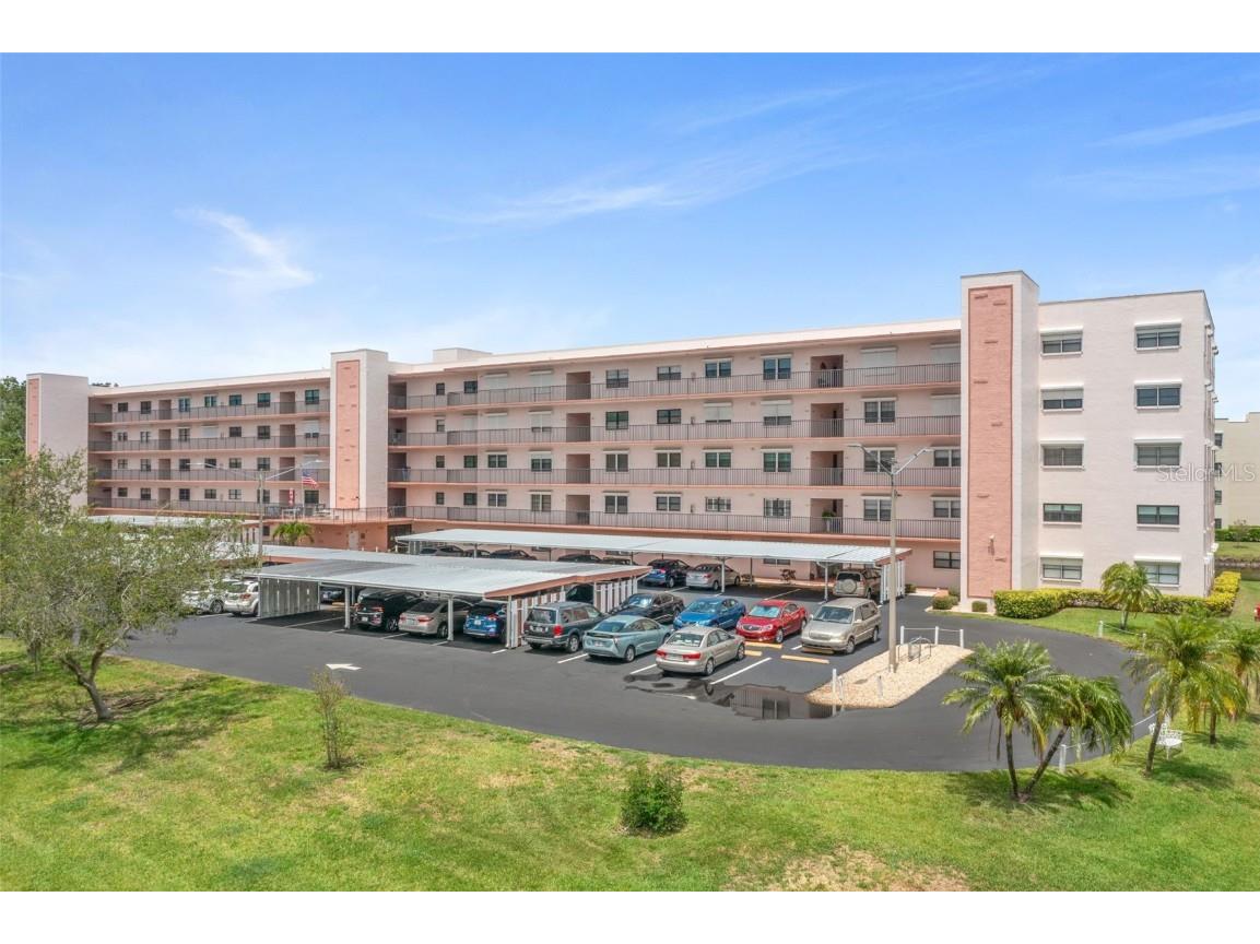 8174 Terrace Garden Drive N #301 Saint Petersburg FL 33709 - COMMUNITY LAKE U8203033 image1