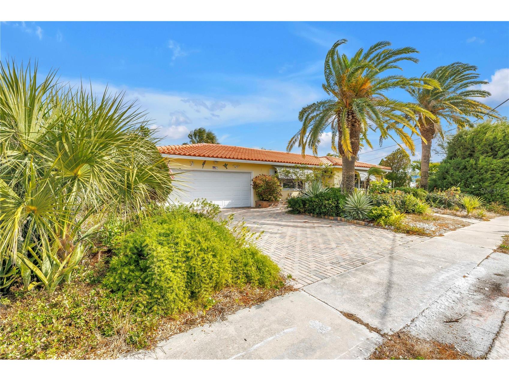 8175 Gulf Boulevard Saint Pete Beach FL 33706 TB8473985 image1