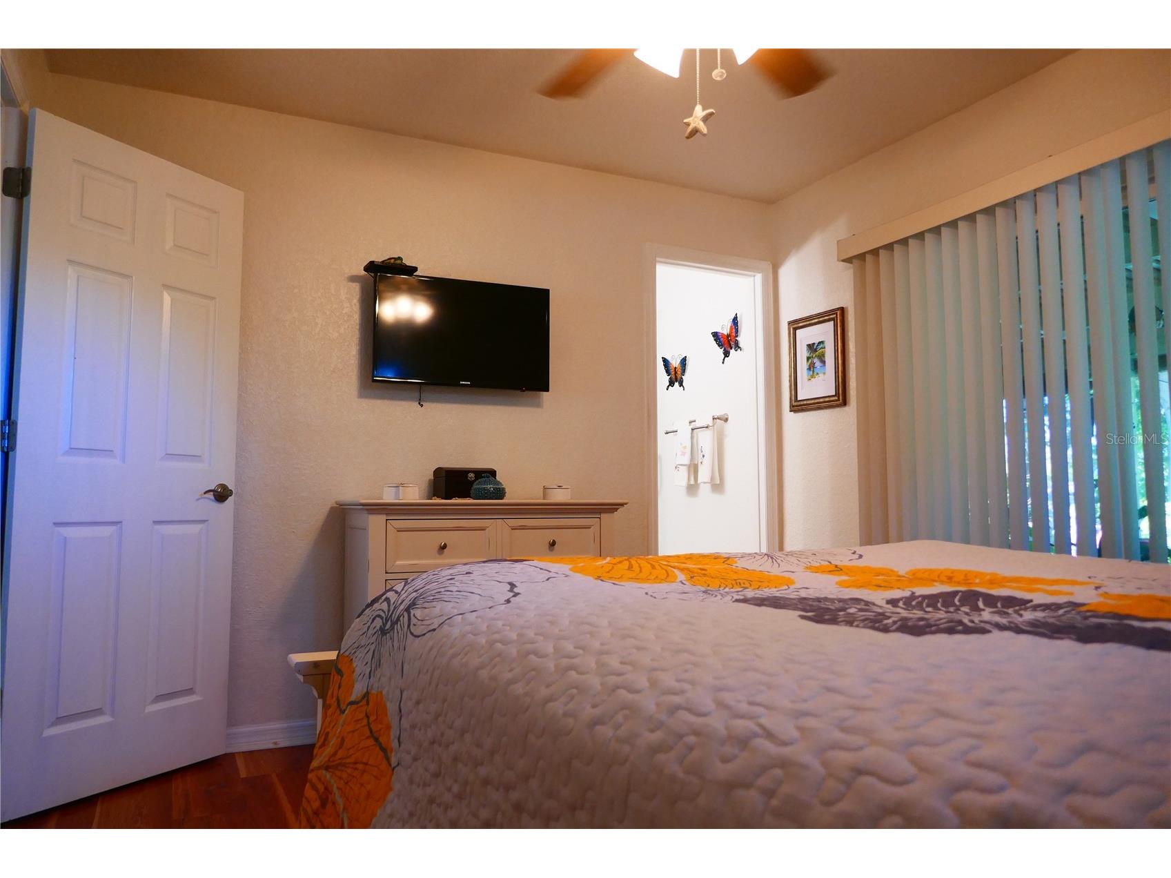 8176 129th Street N Seminole FL 33776 TB8487096 image10