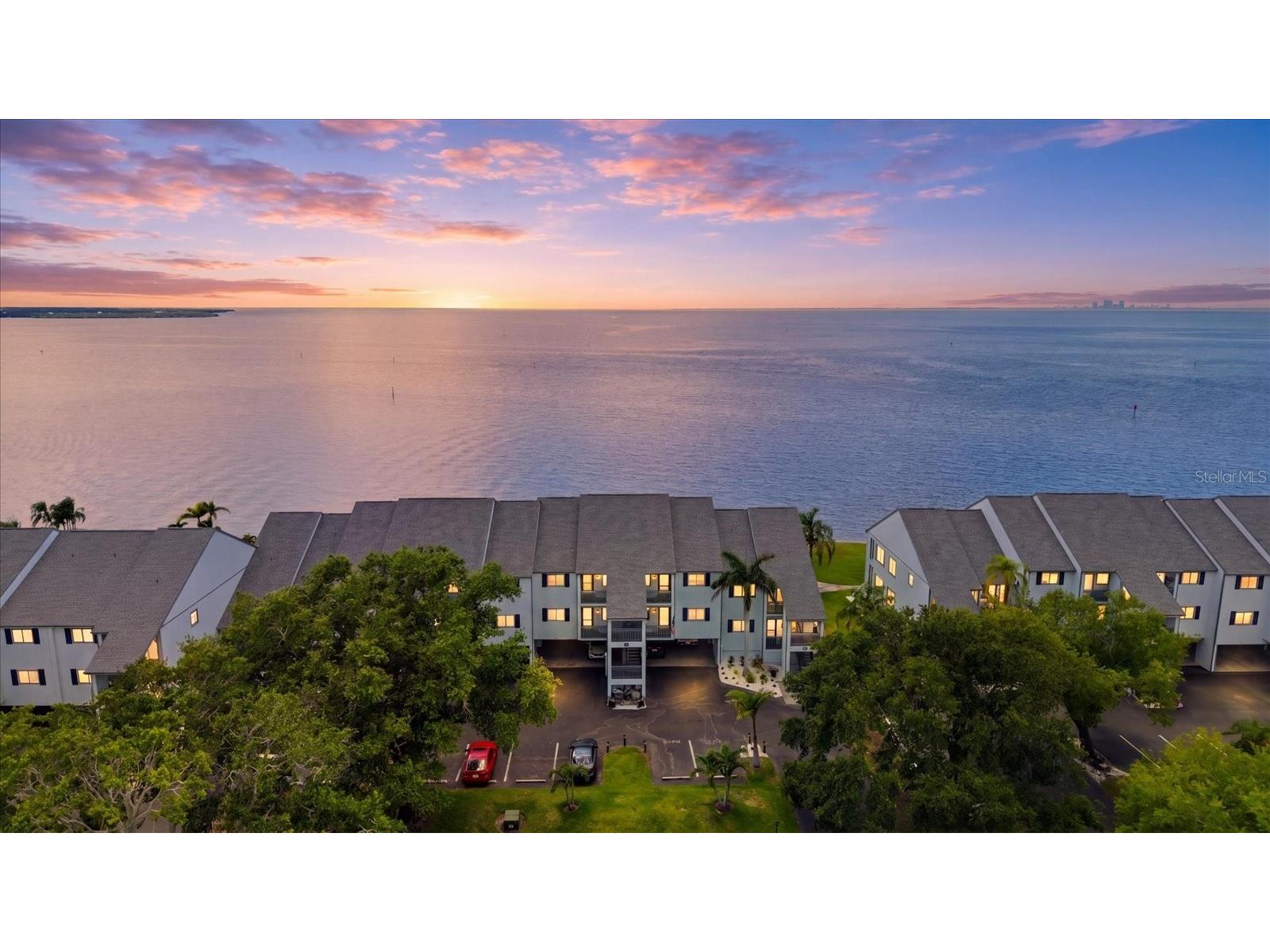 818 Bahia Del Sol Drive #28 Ruskin FL 33570 - TAMPA BAY TB8511143 image1