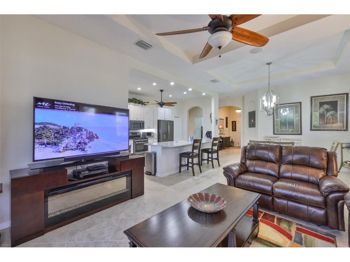 818 King Leon Way Sun City Center FL 33573 TB8454652 image4