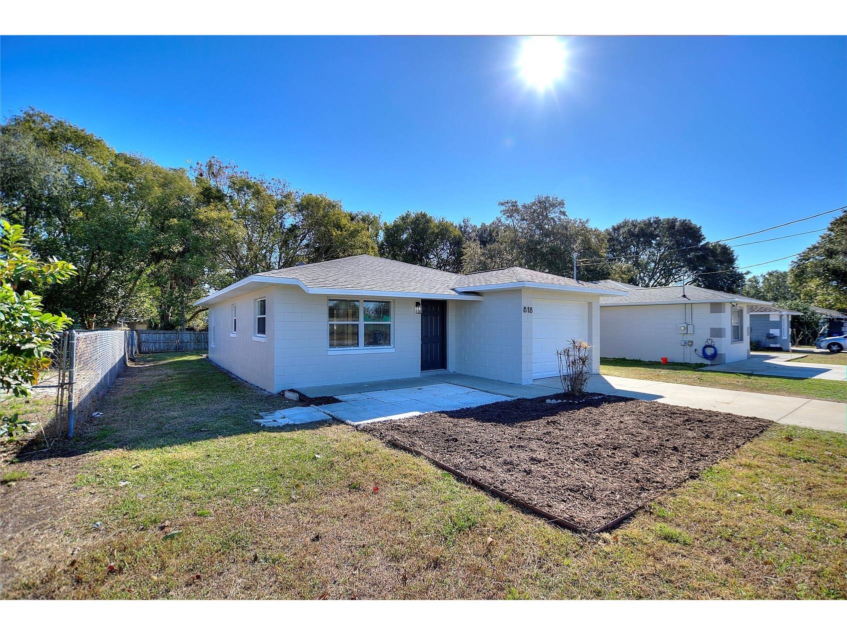 818 N Joanna Avenue Tavares FL 32778 A4679685 image1