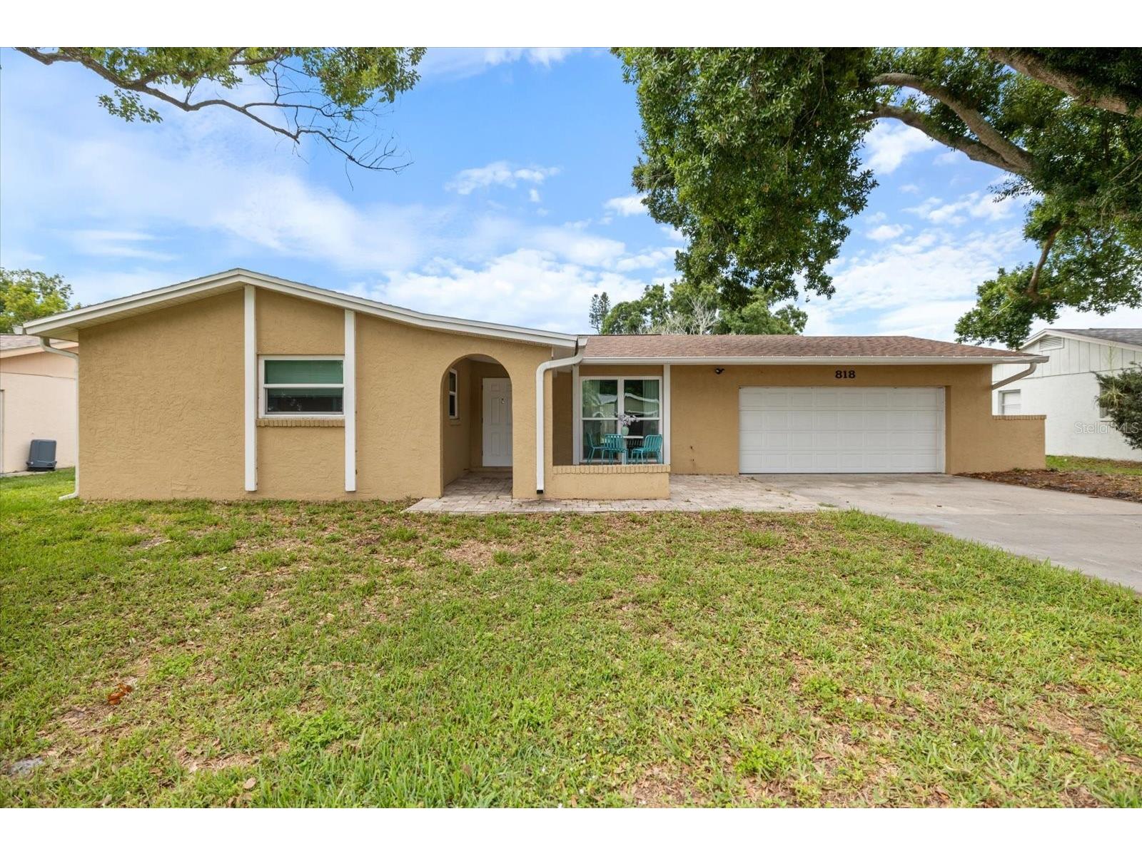 818 Plum Tree Lane Sarasota FL 34243 A4692887 image1