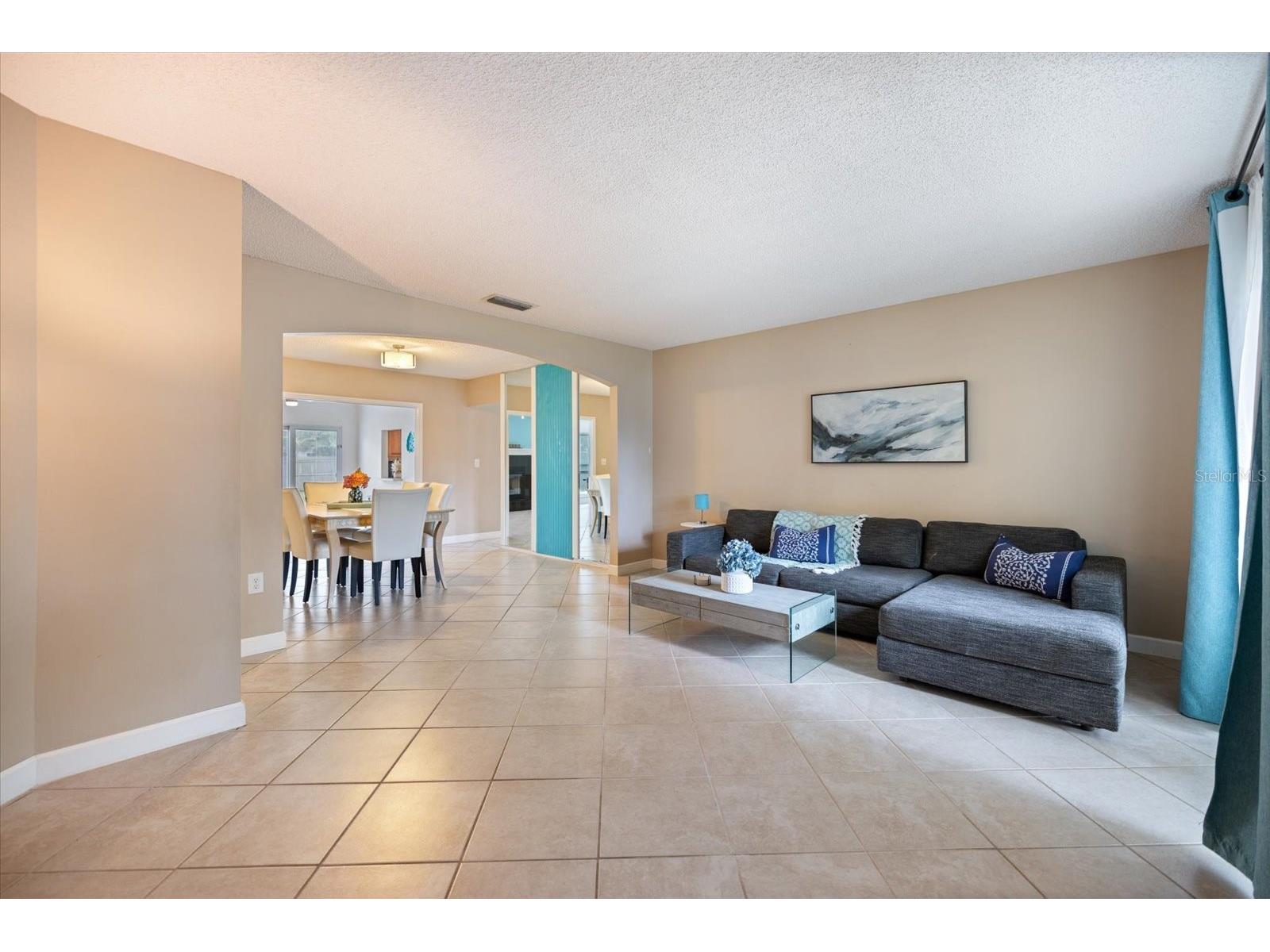 818 Plum Tree Lane Sarasota FL 34243 A4692887 image11