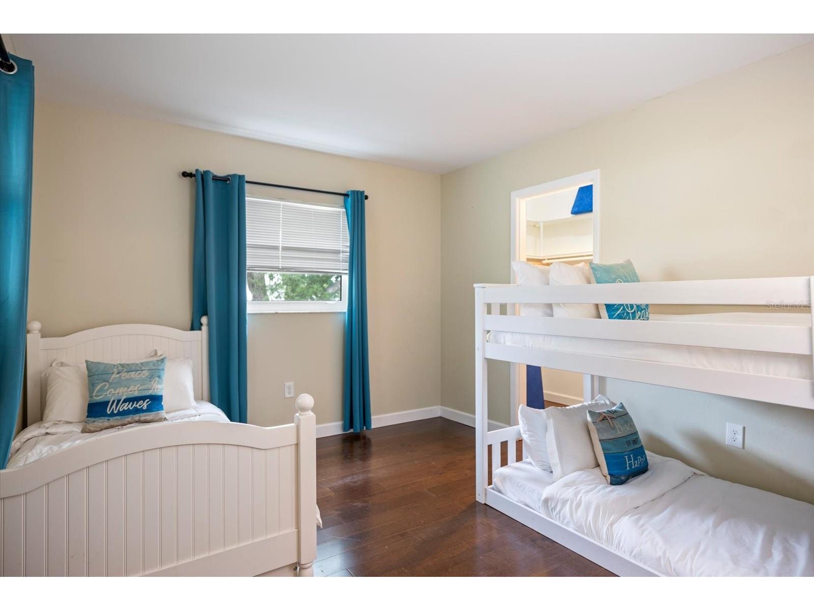818 Plum Tree Lane Sarasota FL 34243 A4692887 image15
