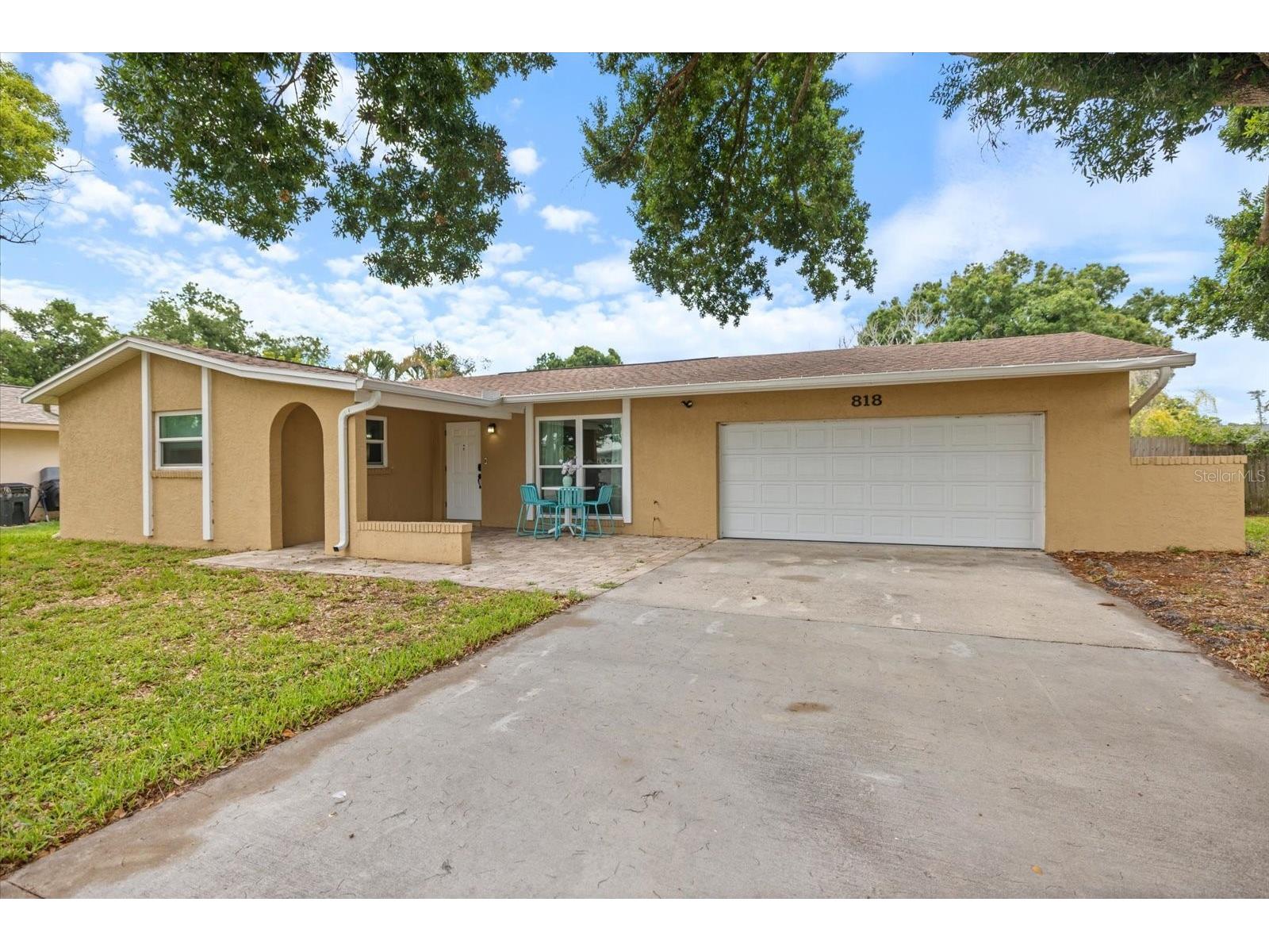 818 Plum Tree Lane Sarasota FL 34243 A4692887 image2