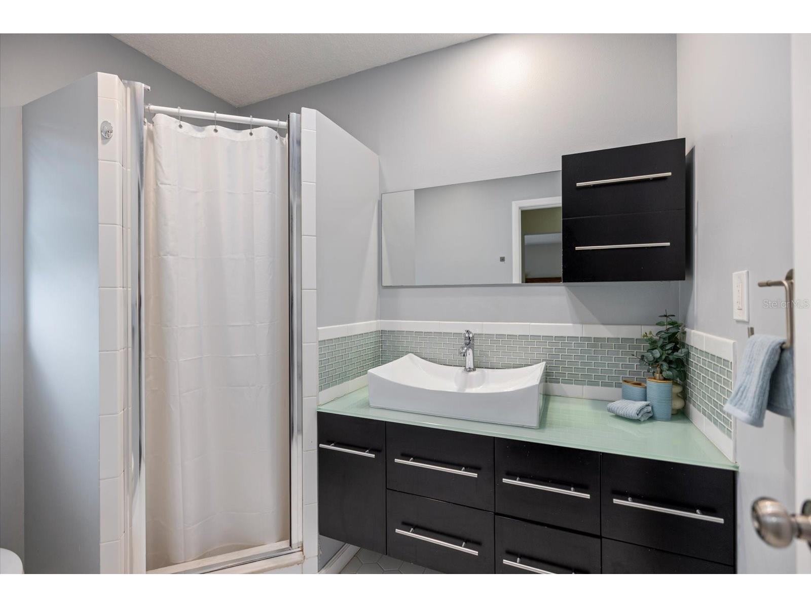818 Plum Tree Lane Sarasota FL 34243 A4692887 image29