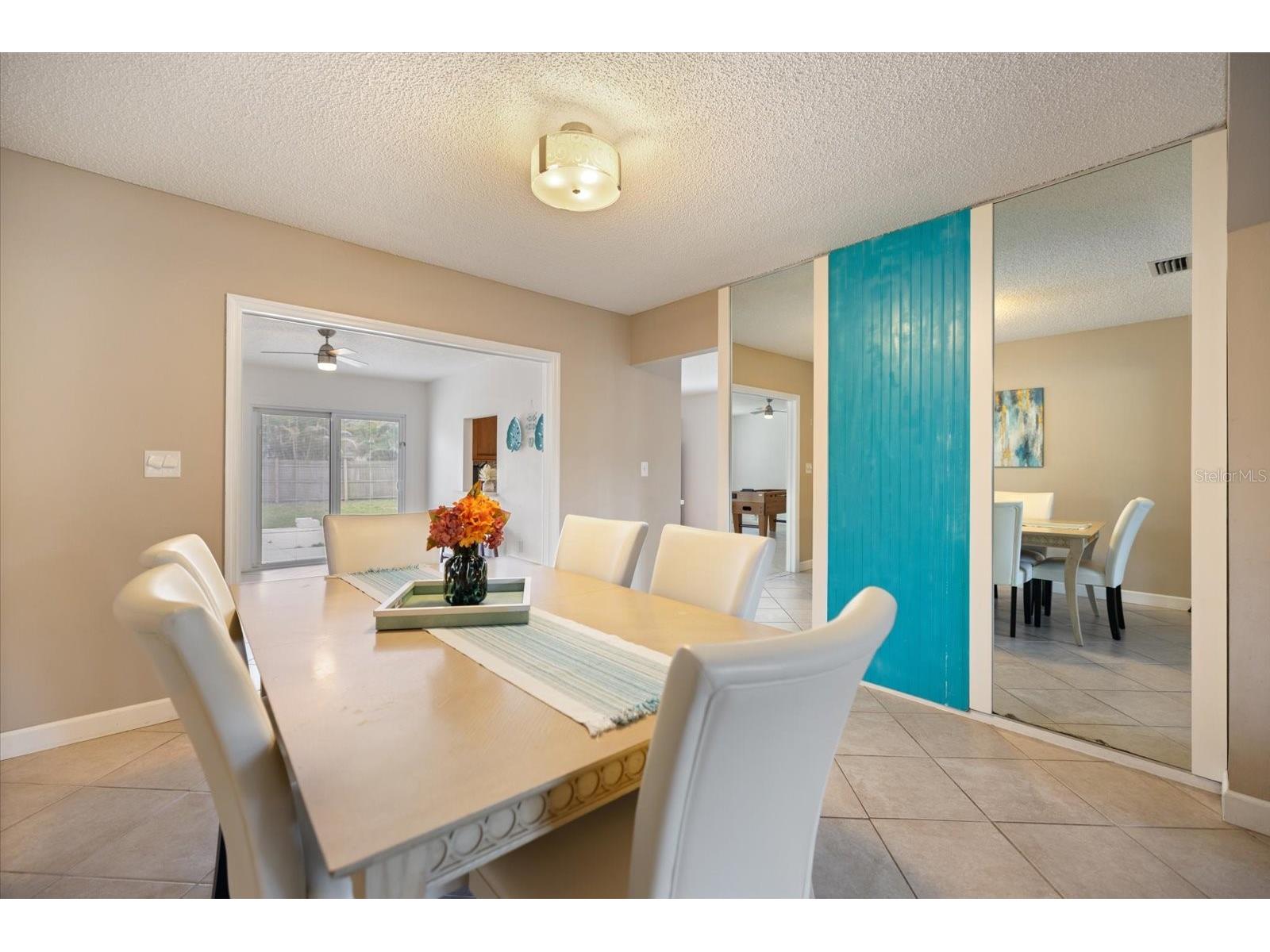 818 Plum Tree Lane Sarasota FL 34243 A4692887 image8