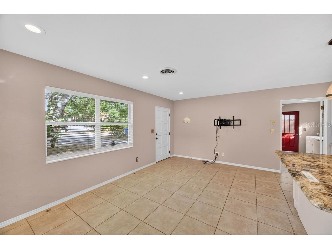 8184 24th Avenue N Saint Petersburg FL 33710 TB8453458 image6