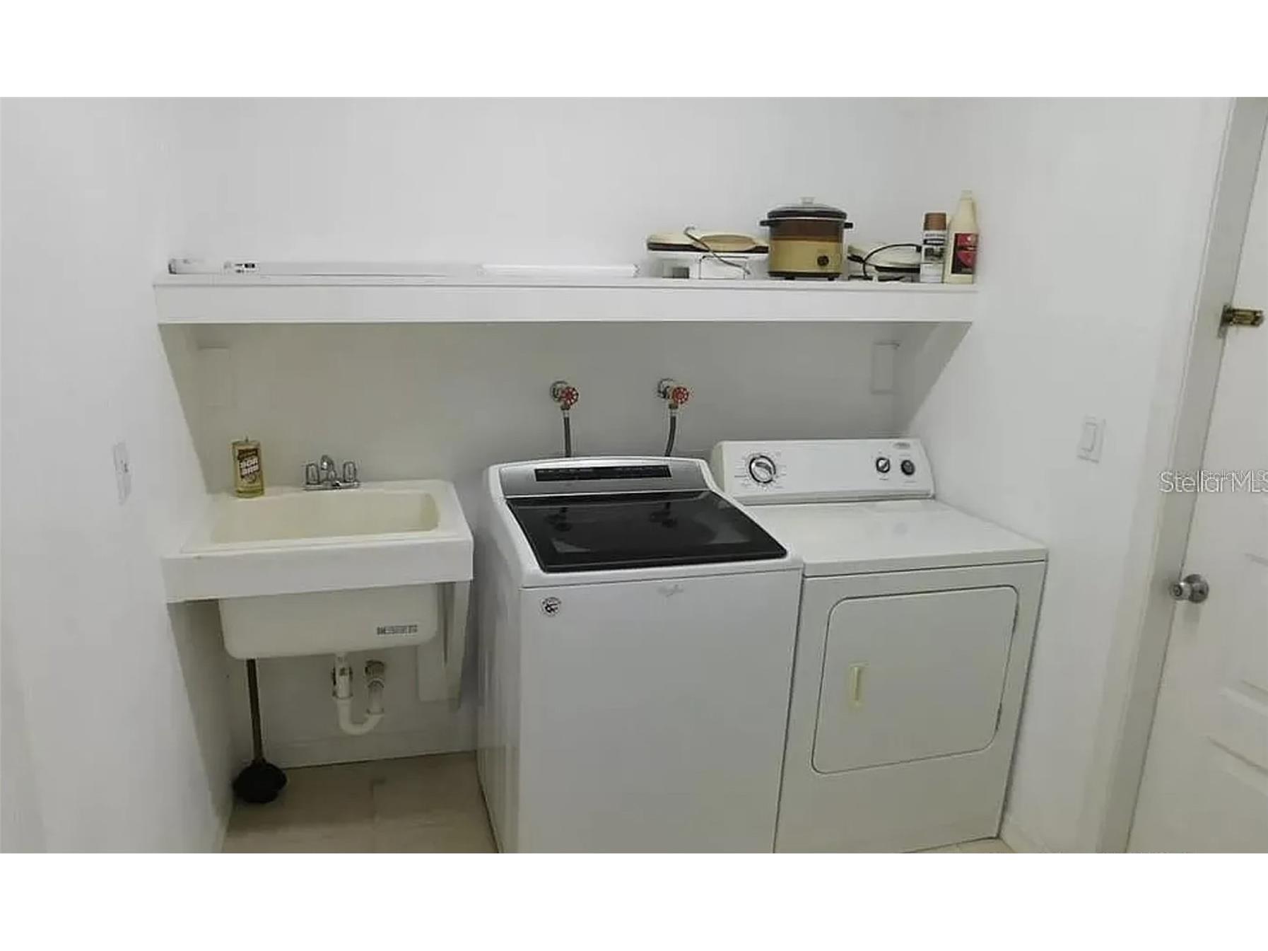 8185 Longbay Boulevard Sarasota FL 34243 A4677562 image11
