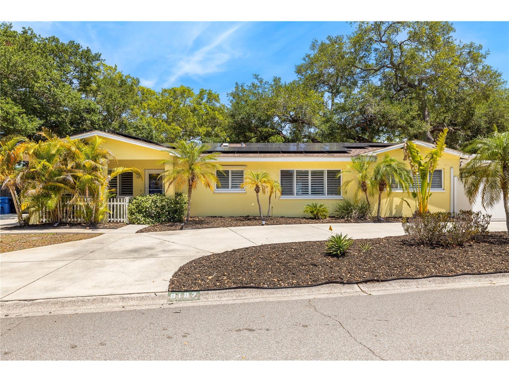 8187 23rd Avenue N Saint Petersburg FL 33710 TB8503645 image1