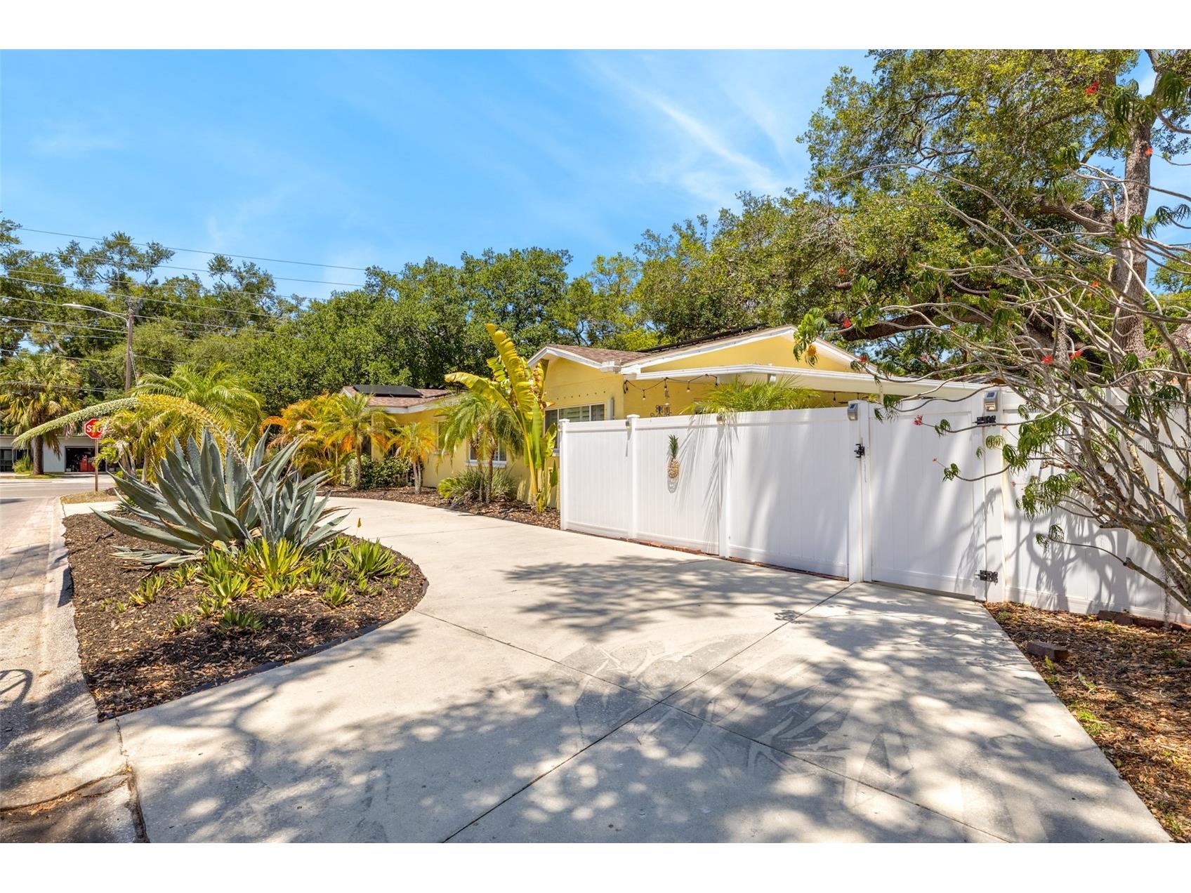 8187 23rd Avenue N Saint Petersburg FL 33710 TB8503645 image50