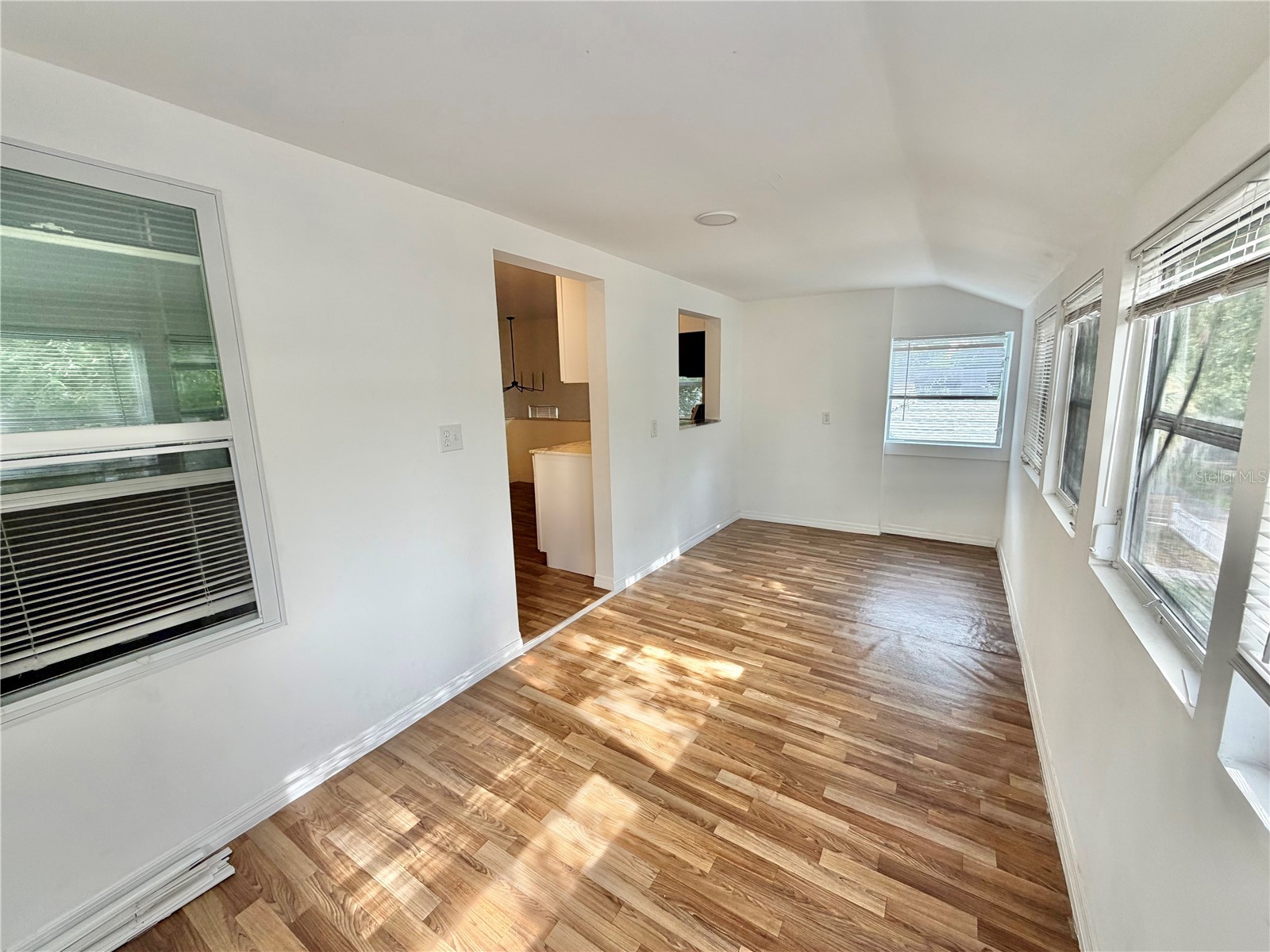 819 11th Street N #3 Saint Petersburg FL 33705 TB8517102 image9