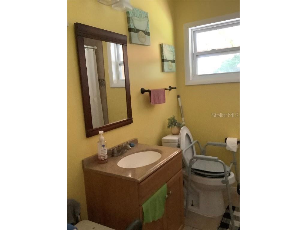 819 62nd Avenue S Saint Petersburg FL 33705 TB8417434 image19