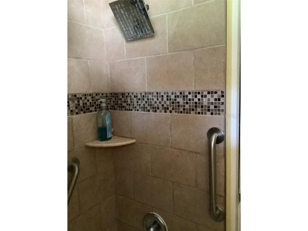 819 62nd Avenue S Saint Petersburg FL 33705 TB8417434 image21