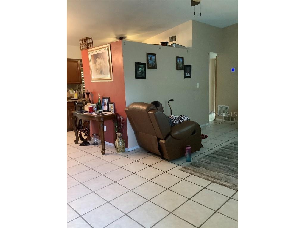 819 62nd Avenue S Saint Petersburg FL 33705 TB8417434 image5