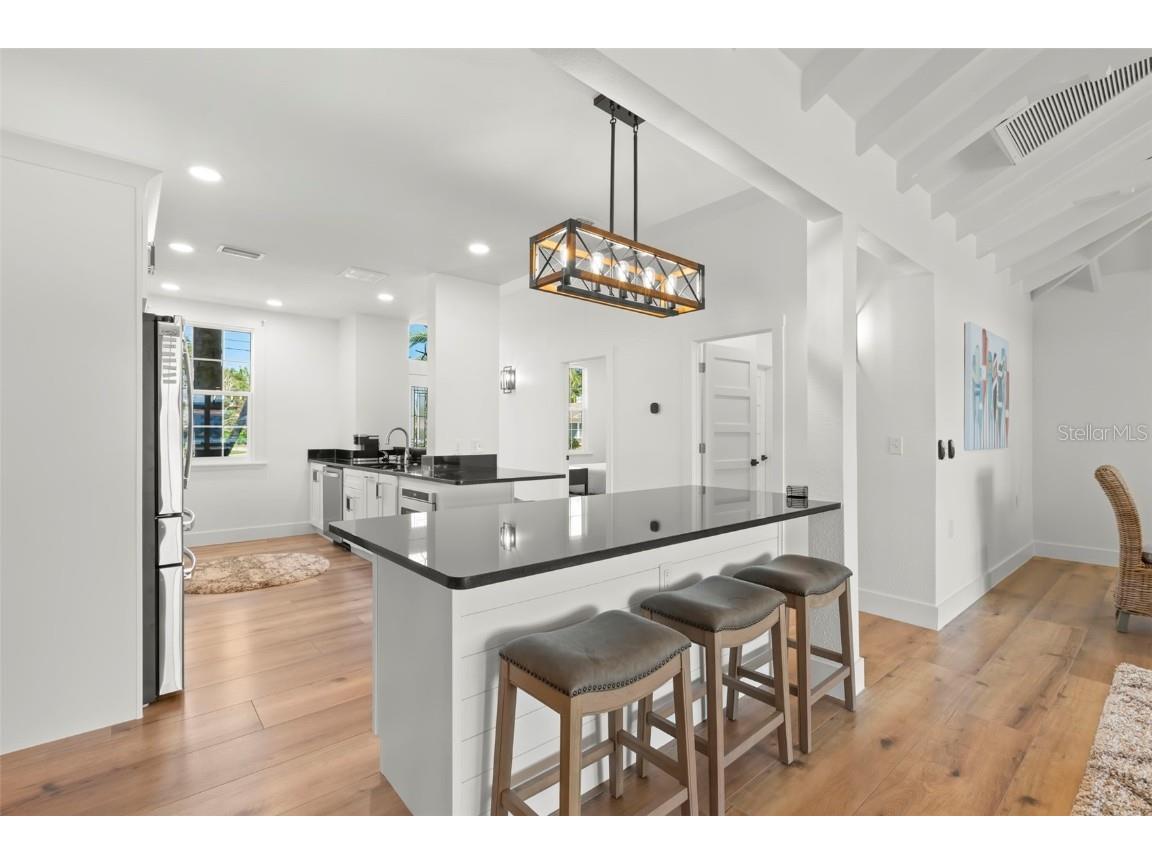 819 Bay Esplanade Clearwater Beach FL 33767 - MANDALAY CHANNEL TB8419651 image10