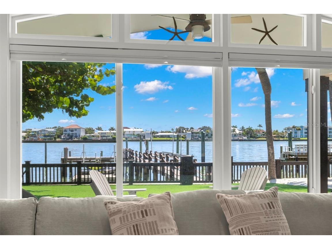 819 Bay Esplanade Clearwater Beach FL 33767 - MANDALAY CHANNEL TB8419651 image20