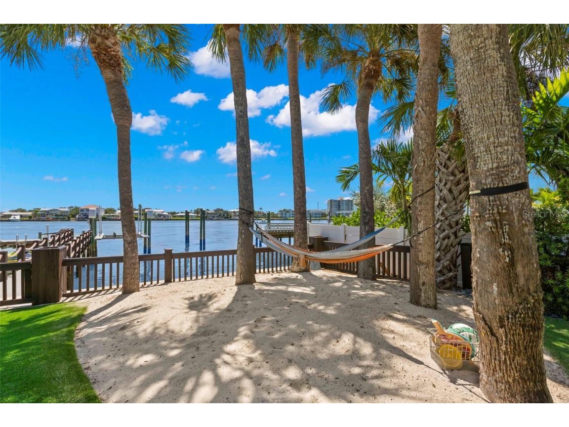 819 Bay Esplanade Clearwater Beach FL 33767 - MANDALAY CHANNEL TB8419651 image29