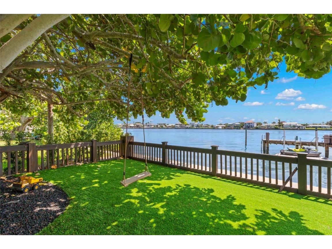 819 Bay Esplanade Clearwater Beach FL 33767 - MANDALAY CHANNEL TB8419651 image30