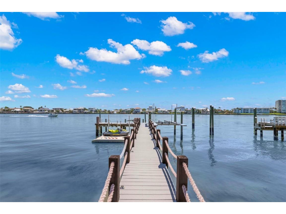 819 Bay Esplanade Clearwater Beach FL 33767 - MANDALAY CHANNEL TB8419651 image32
