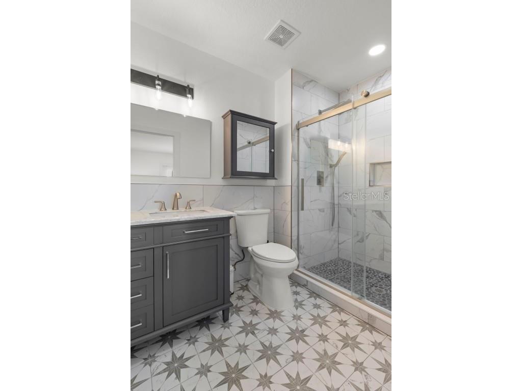 819 Bay Esplanade Clearwater Beach FL 33767 - MANDALAY CHANNEL TB8419651 image44