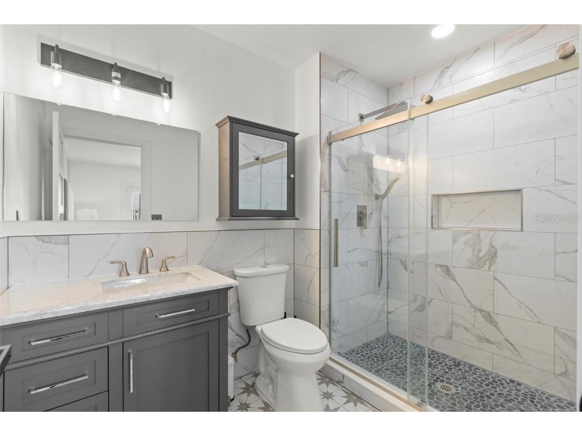 819 Bay Esplanade Clearwater Beach FL 33767 - MANDALAY CHANNEL TB8419651 image45