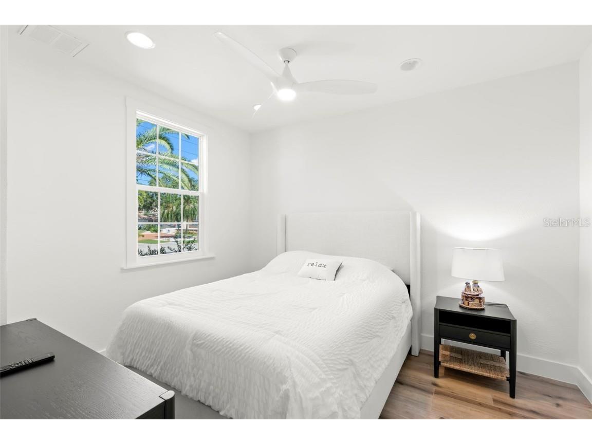 819 Bay Esplanade Clearwater Beach FL 33767 - MANDALAY CHANNEL TB8419651 image46