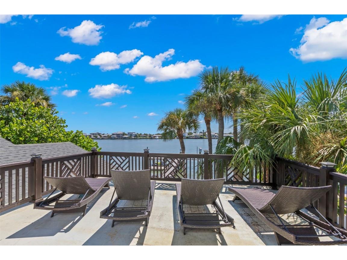 819 Bay Esplanade Clearwater Beach FL 33767 - MANDALAY CHANNEL TB8419651 image57
