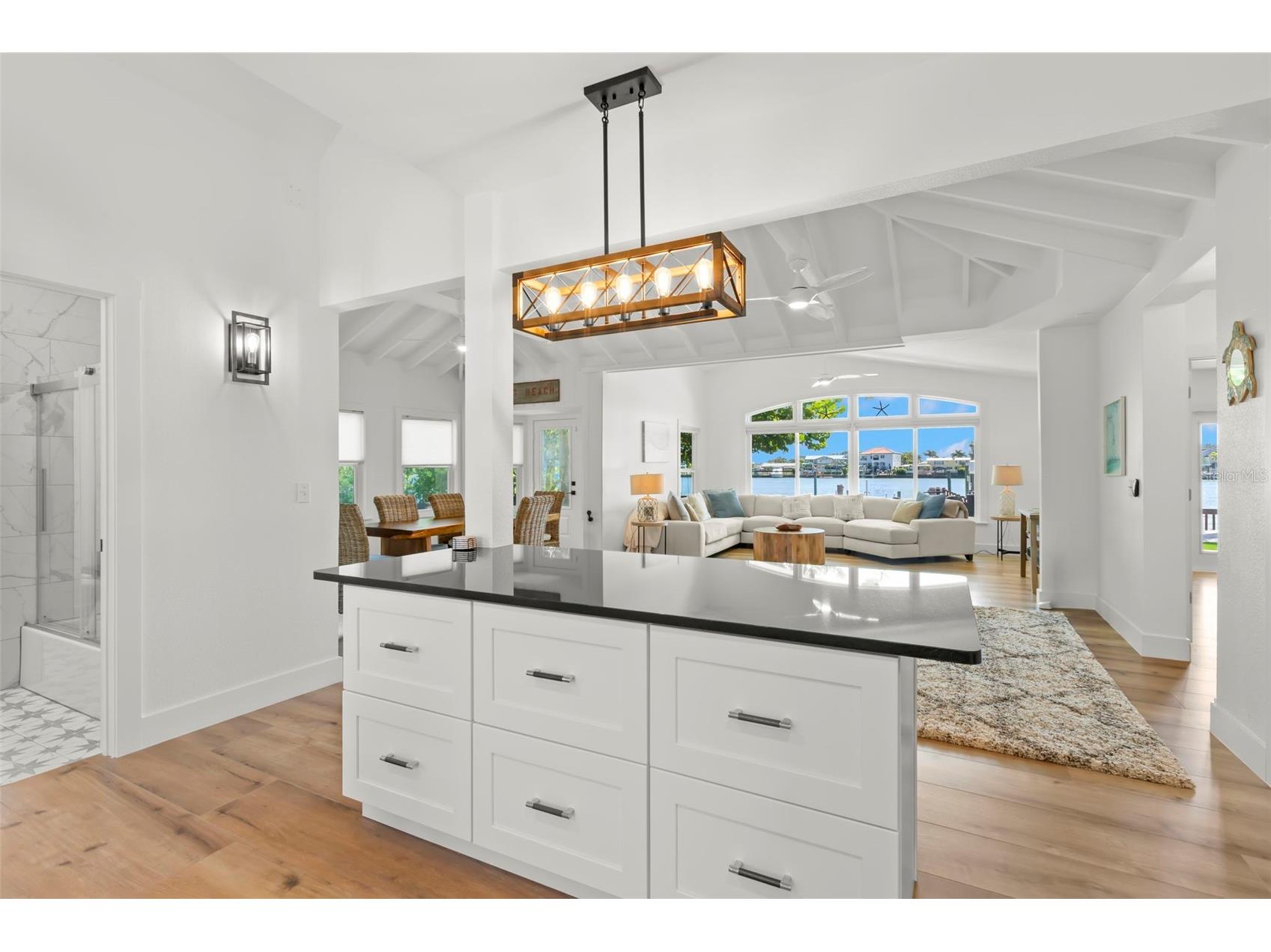 819 Bay Esplanade Clearwater Beach FL 33767 - MANDALAY CHANNEL TB8518596 image18