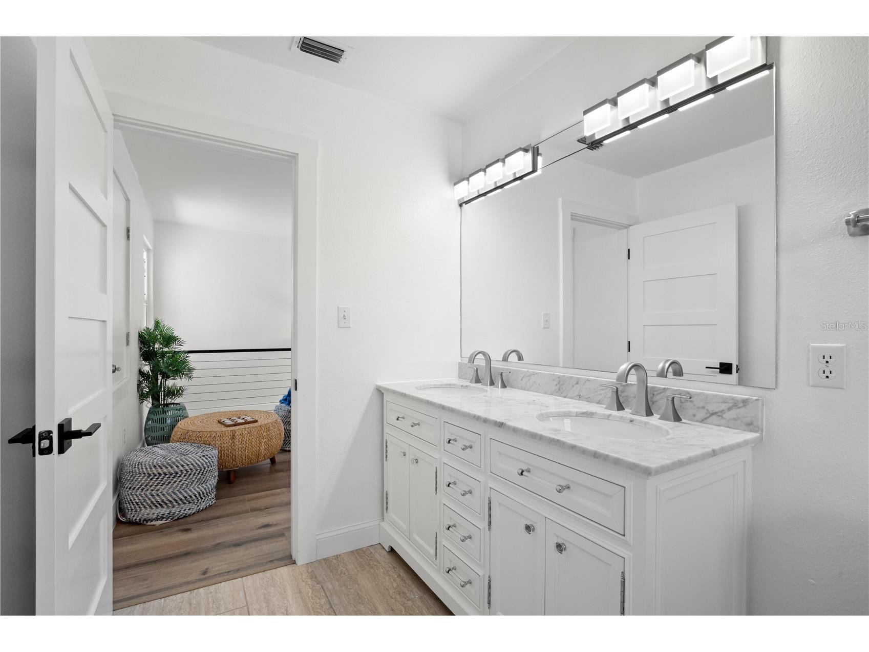 819 Bay Esplanade Clearwater Beach FL 33767 - MANDALAY CHANNEL TB8518596 image53
