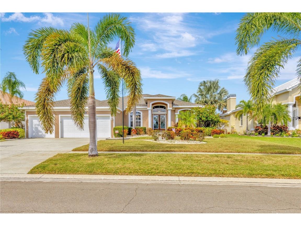 819 Bunker View Drive Apollo Beach FL 33572 T3483140 image1