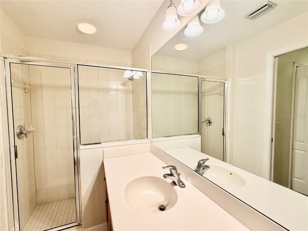 819 Fairwaycove Lane #102 Bradenton FL 34212 A4673484 image30