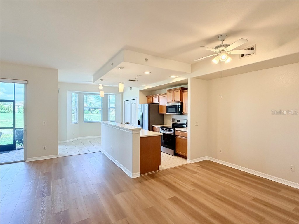 819 Fairwaycove Lane #102 Bradenton FL 34212 A4673484 image4