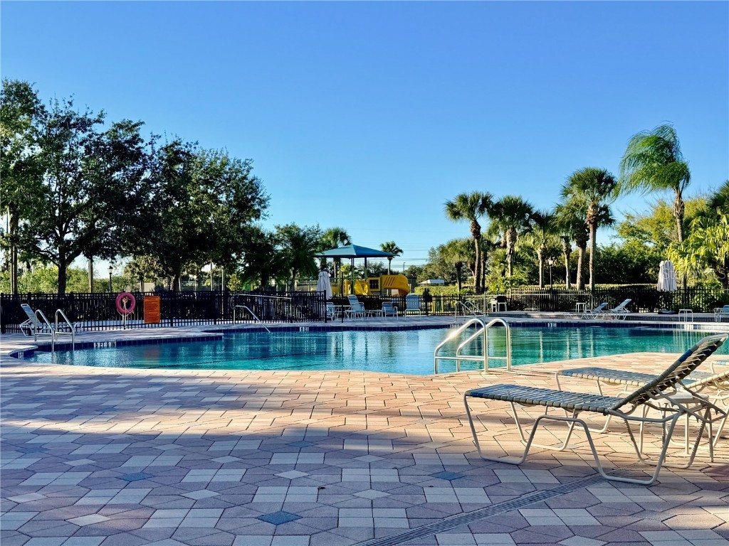 819 Fairwaycove Lane #102 Bradenton FL 34212 A4673484 image48
